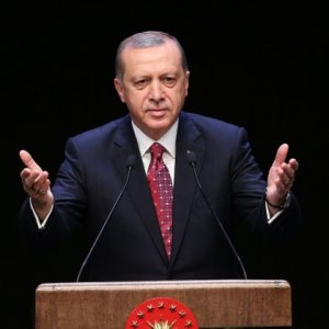 Erdoğan'dan 12 dilde 8 Mart mesajı