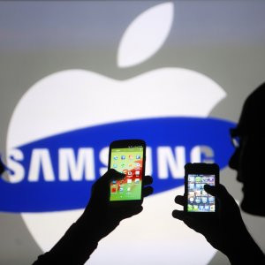 Apple, Samsung'u 5'e katladı