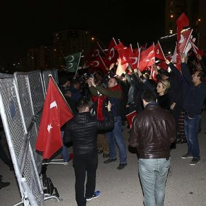 Hollanda'nın Ankara Büyükelçiliği önünde protesto