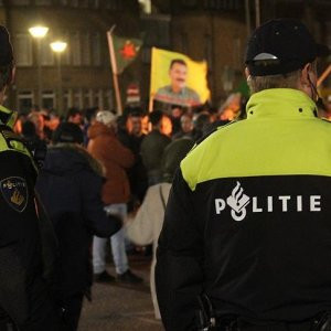 Hollanda'dan PKK'ya izin