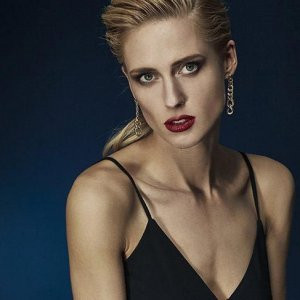 Wilma Elles'in zorla senet imzalattırdığı ileri sürüldü