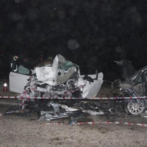 Manisa'da feci kaza: 2 ölü, 10 yaralı