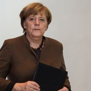 Merkel'den Türkiye'ye övgü dolu sözler