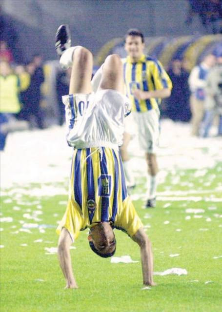 Türkiyeye gelen efsane futbolcular