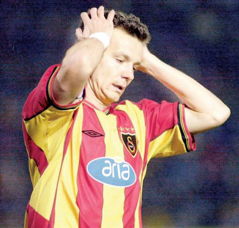 Türkiyeye gelen efsane futbolcular