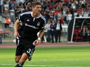 Beşiktaş Mario Gomez'in yerine onu alıyor