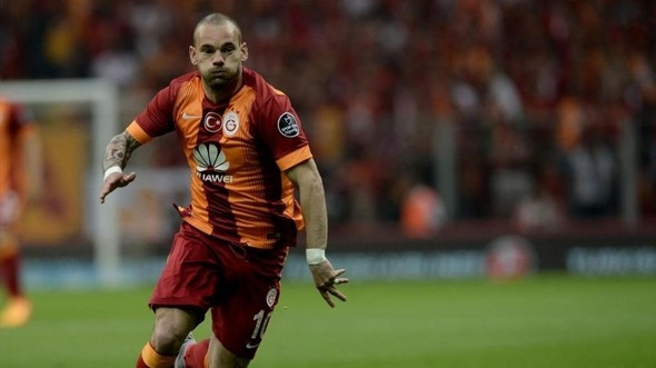 Sneijder'in menajeri rest çekti !