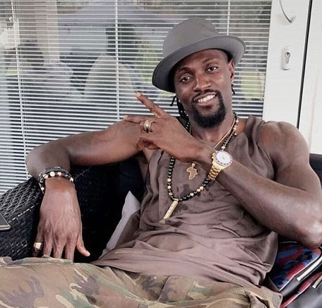 Adebayor için İngilizlerden flaş iddia !
