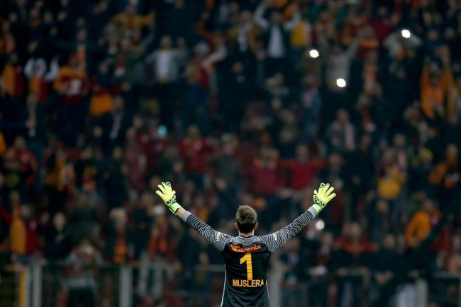 Muslera'ya Chelsea kancası !