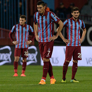 Cardozo yokları oynuyor