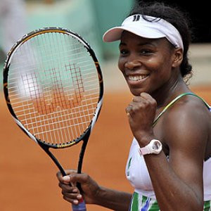 Serena Williams galibiyetle döndü