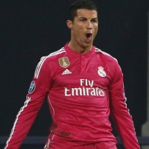 Ronaldo bir daireye servet verdi !