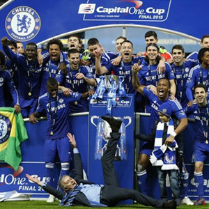 İngiltere'de, dev kupa Chelsea'nin