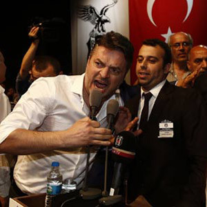 O fotoğraflar genel kurulu karıştırdı