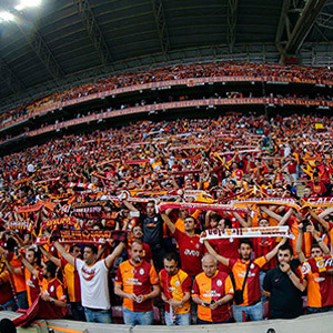Galatasaray kombinede indirim yapıyor !
