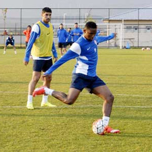 Eto'o'nun takımı fark yedi