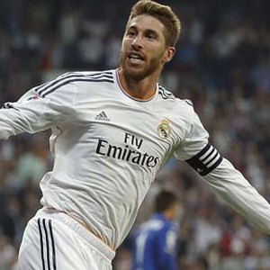 Real Madrid Ramos'la sözleşmesini uzattı !