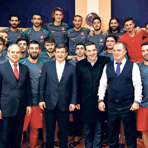 Fransa'da bir fazlayız !