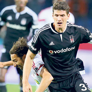 Beşiktaş, Gomez ile para basıyor