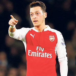 Arsenal'da yılın futbolcusu Mesut Özil