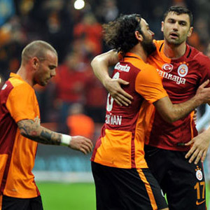 Galatasaray galibiyetle başladı !