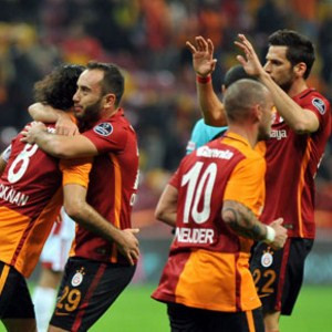 Galatasaray'dan futbolcuları şaşırtan jest !