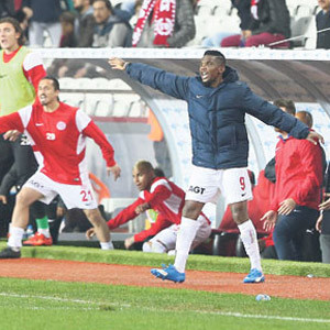 Eto’o Fenerbahçe'yi tek başına devirdi
