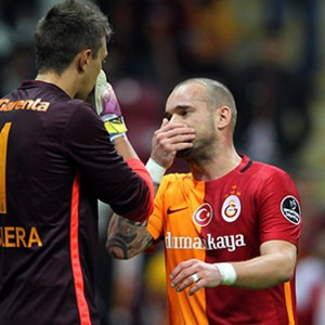Galatasaray'da Sneijder şoku !