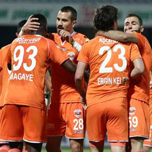 PTT 1. Lig'de haftanın karlısı Adanaspor