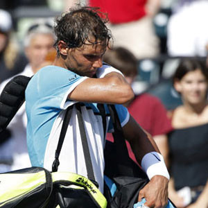 Başı dönen Nadal maçı bıraktı !