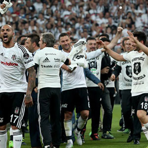 Devler sıraya girdi !
