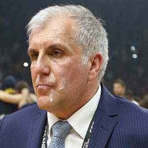 Galatasaray taraftarı yüzüne tükürdü !