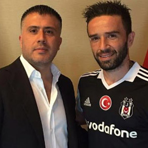 Beşiktaş Gökhan Gönül'ü borsaya bildirdi
