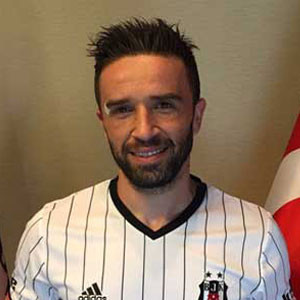 Gökhan Gönül hızlı başladı !