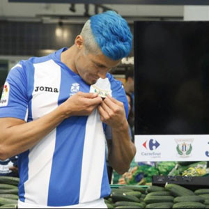 Futbol tarihi böyle forma görmedi !