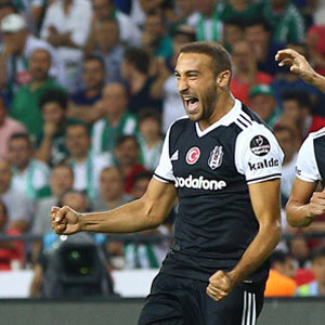 İngilizler Cenk Tosun için TT Arena'ya geliyor
