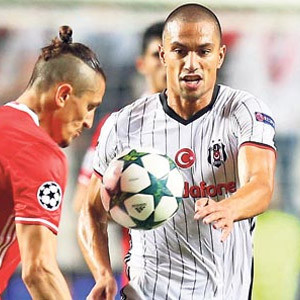 Parmağı kırıldı, hiç kimse duymadı