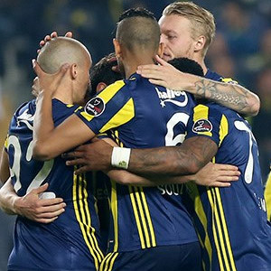 Fenerbahçe Kadıköy'de gol oldu yağdı !