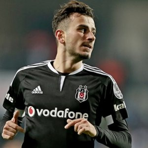 Oğuzhan Özyakup, Arda Turan'ı solladı