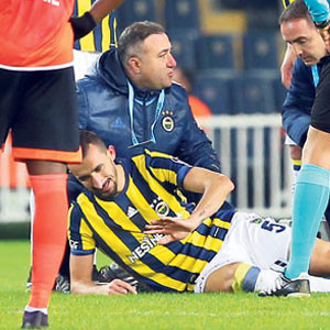 Fenerbahçe'de Mehmet Topal şoku ! 10 gün yok...