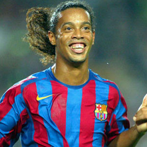 Ronaldinho, Barcelona'nın kulüp elçisi oldu