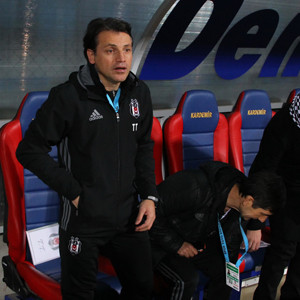 Beşiktaş yedek kulübesinde dikkat çeken ayrıntı !