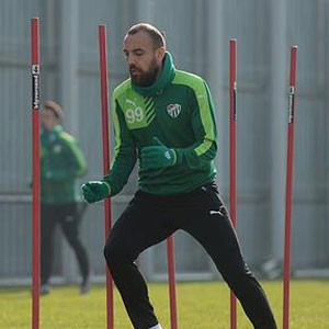 Bursaspor'da Sercan ve Deniz affedildi