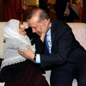 Cumhurbaşkanı Erdoğan Sofuoğlu'nun evini ziyaret etti