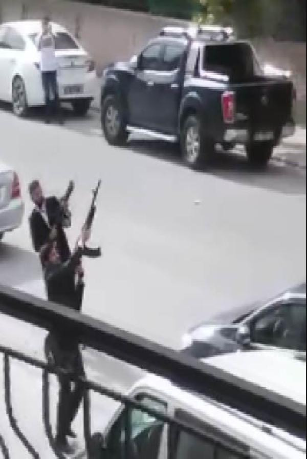 Sokak ortasında inanılmaz görüntüler ! 4 kişi yakalandı