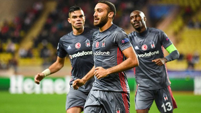 Fransız basını Beşiktaş'ı yere göğe sığdıramadı