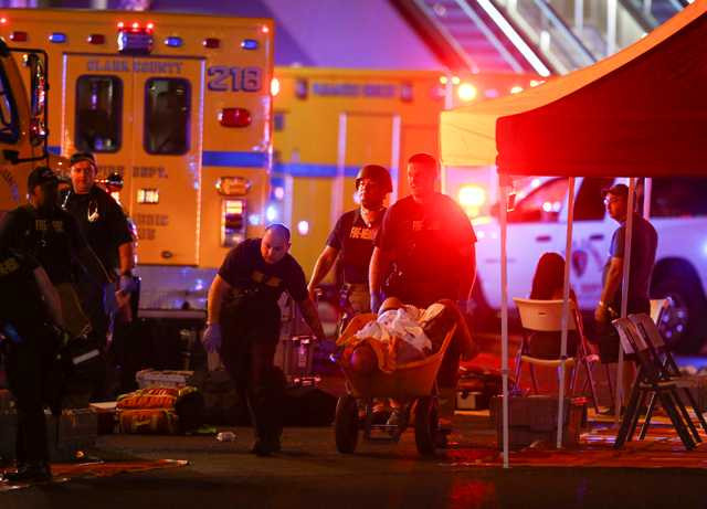 Las Vegas'taki konserde silahlı saldırı: 50'den fazla kişi öldü !