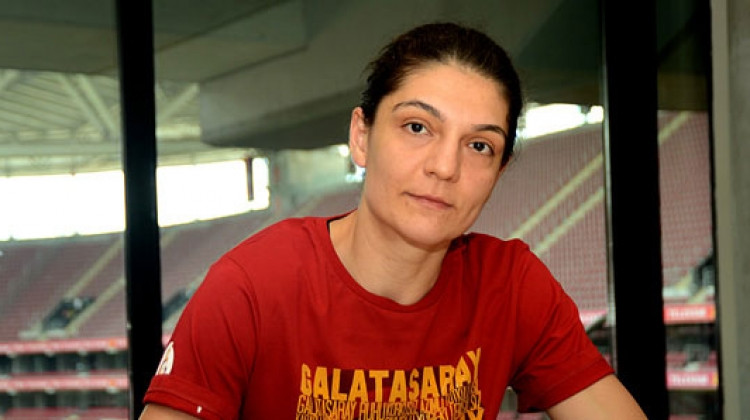 Nevriye Yılmaz'a büyük onur