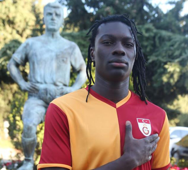Gomis'ten Volkan Demirel'e mesaj var !