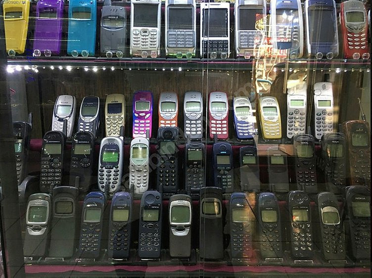 Cep telefonu koleksiyoncusuna servet teklif ettiler